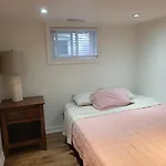 2 Queen Bedroom Apartment Upper Beaches