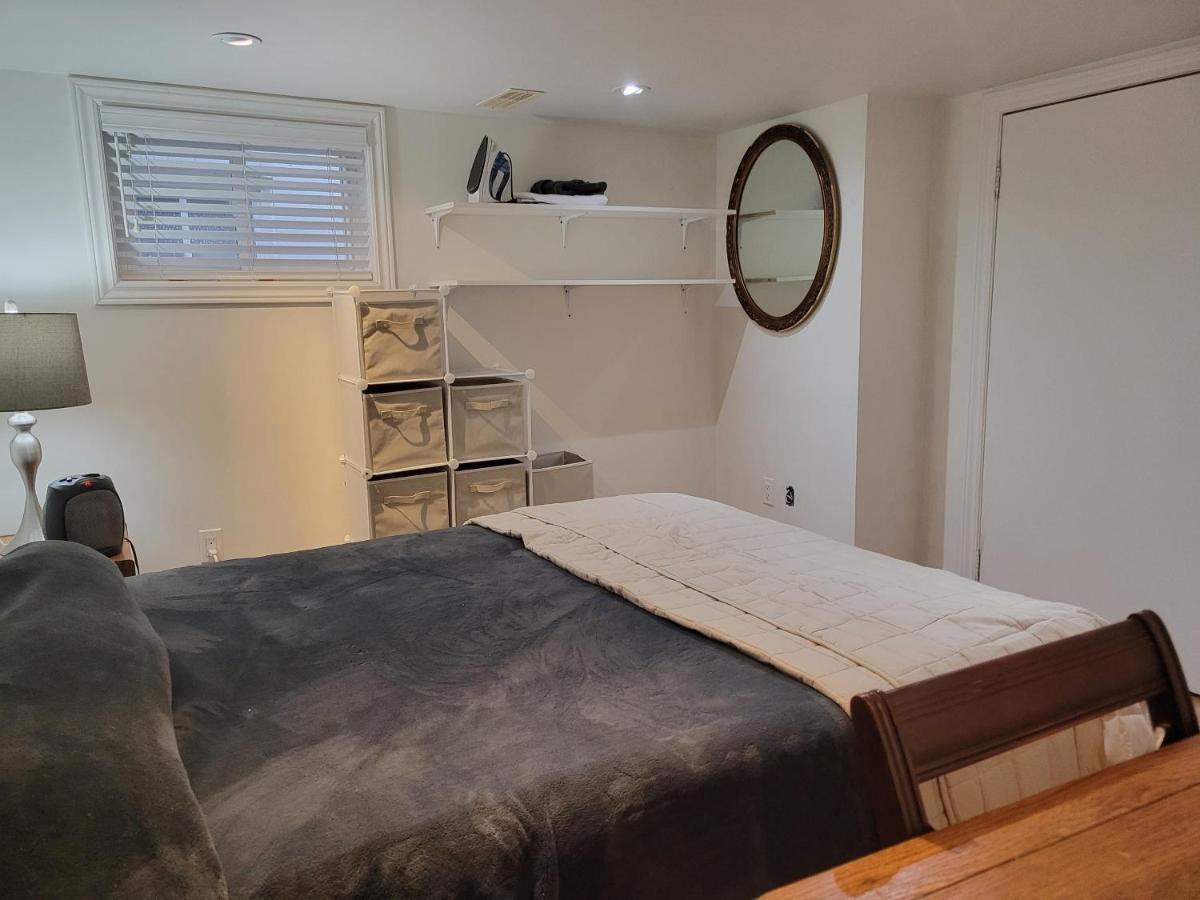 2 Queen Bedroom Upper Beaches * Toronto